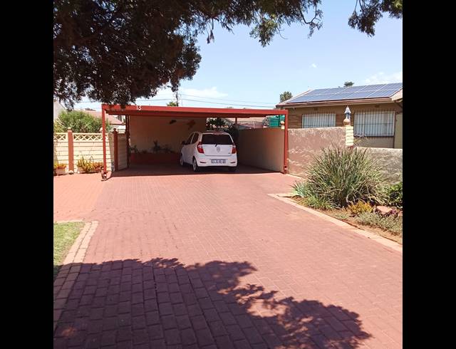 3 BEDROOM FREESTANDING FOR SALE IN EDELWEISS
